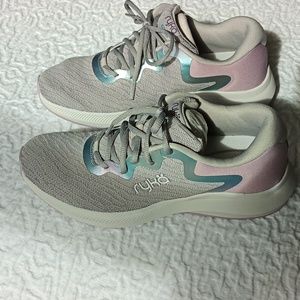 RYKA Flourish Size 8M